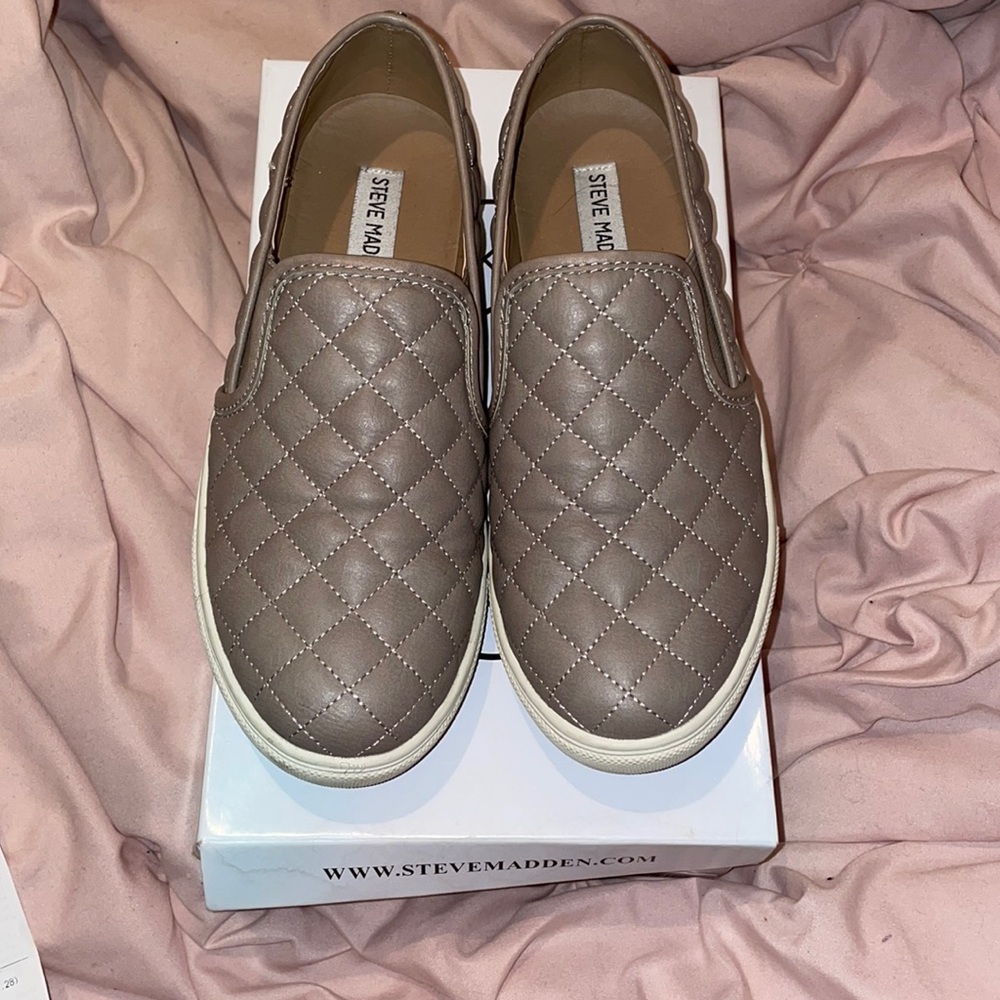Steve Madden Shoes Ecentrcq in Grey, size 8